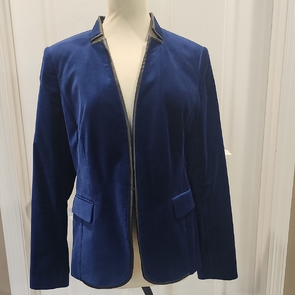 White House Black Market Deep Blue Velvet Blazer - Picture 4 of 7